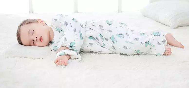 夜晚24度左右宝宝穿什么睡袋,适合宝宝22度穿的睡袋