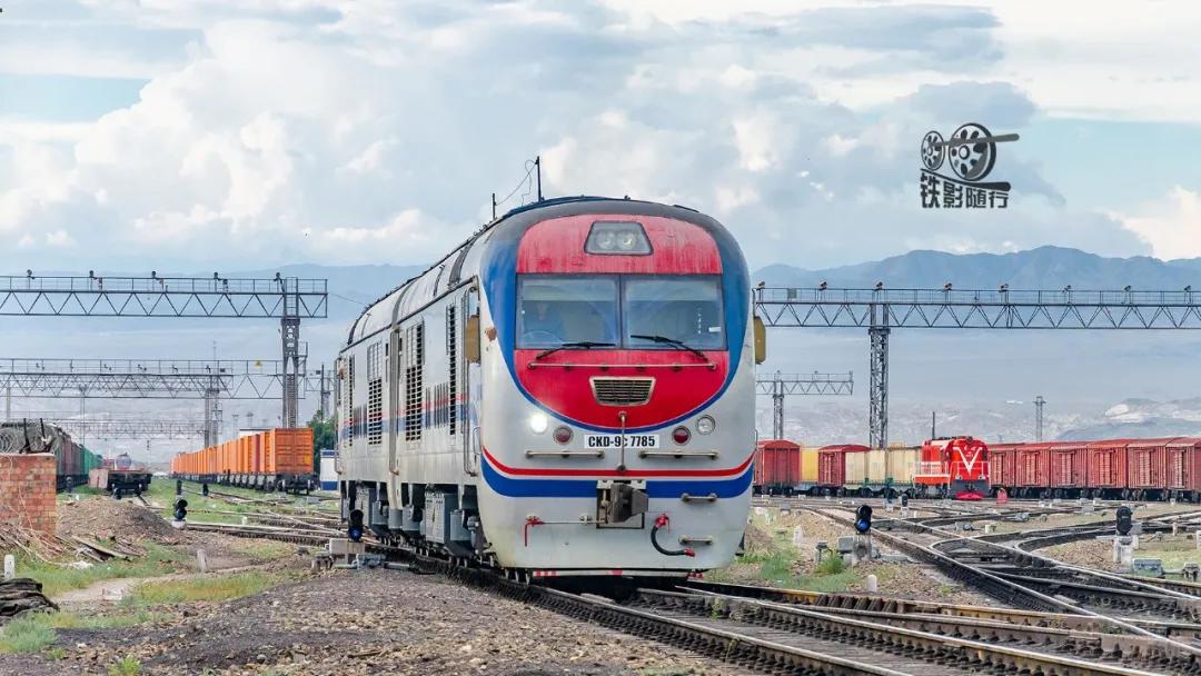 铁影｜走向中亚