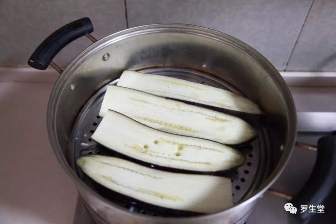 蒜泥茄子的蒜泥汁怎么调制,蒜泥茄子的蒜泥汁怎么调制浓稠