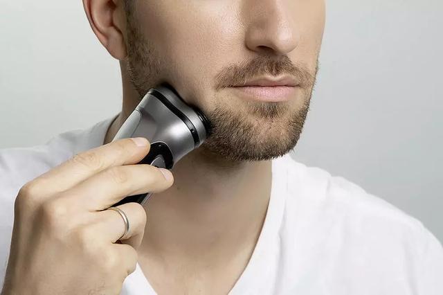 小适剃须刀在罗永浩直播间多少钱 (罗永浩直播带货电动剃须刀)