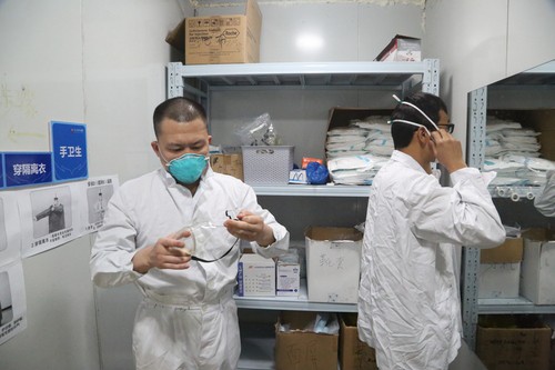 两山医院守护者照片,两山医院参建单位