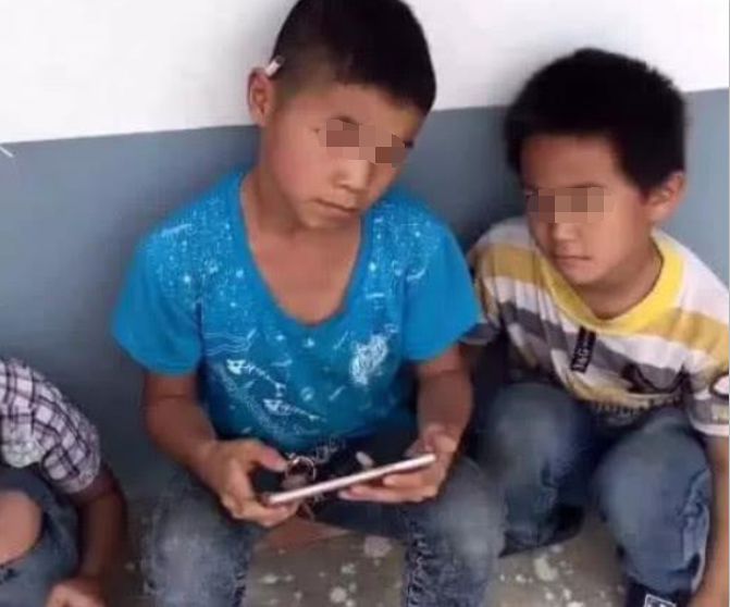 小学生私下组建QQ群“不良信息”太大父母看到聊天记录浑身颤抖