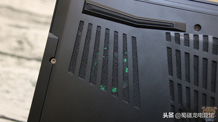 技嘉aero15xv8详细评测,技嘉游戏本aorus15x