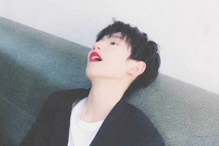 涂上自己喜欢的口红,涂上像自己本身唇色的口红