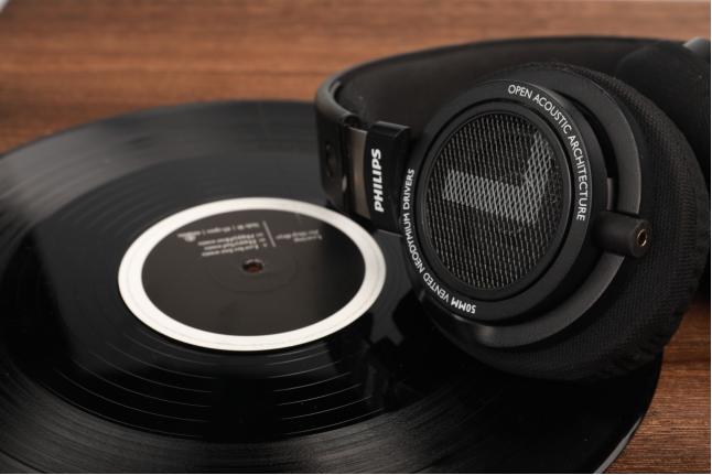 飞利浦shp9500配什么耳机好,飞利浦shp9500和漫步者w820nb哪个好