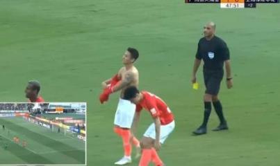 韦世豪30米停球动态图,韦世豪停球过人