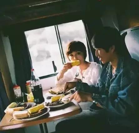 房车旅居游,房车逃离野外