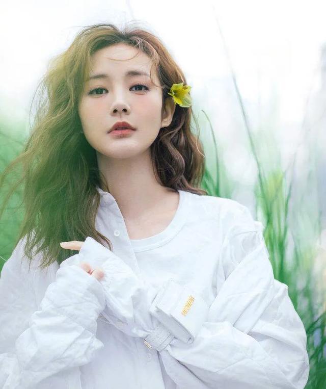 什么颜色的奶茶色好看又显白,染什么颜色显白减龄奶茶色