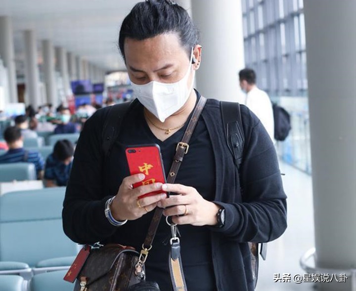 陈志朋穿拖鞋跳舞,陈志朋穿靴子跳舞