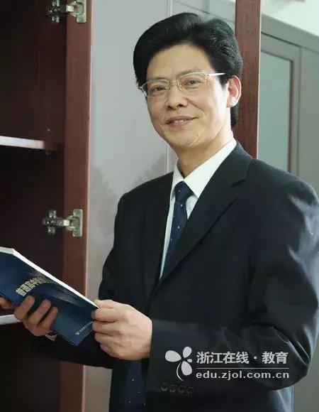 拒绝百万年薪支教的校长,拒绝年薪200万深山支教