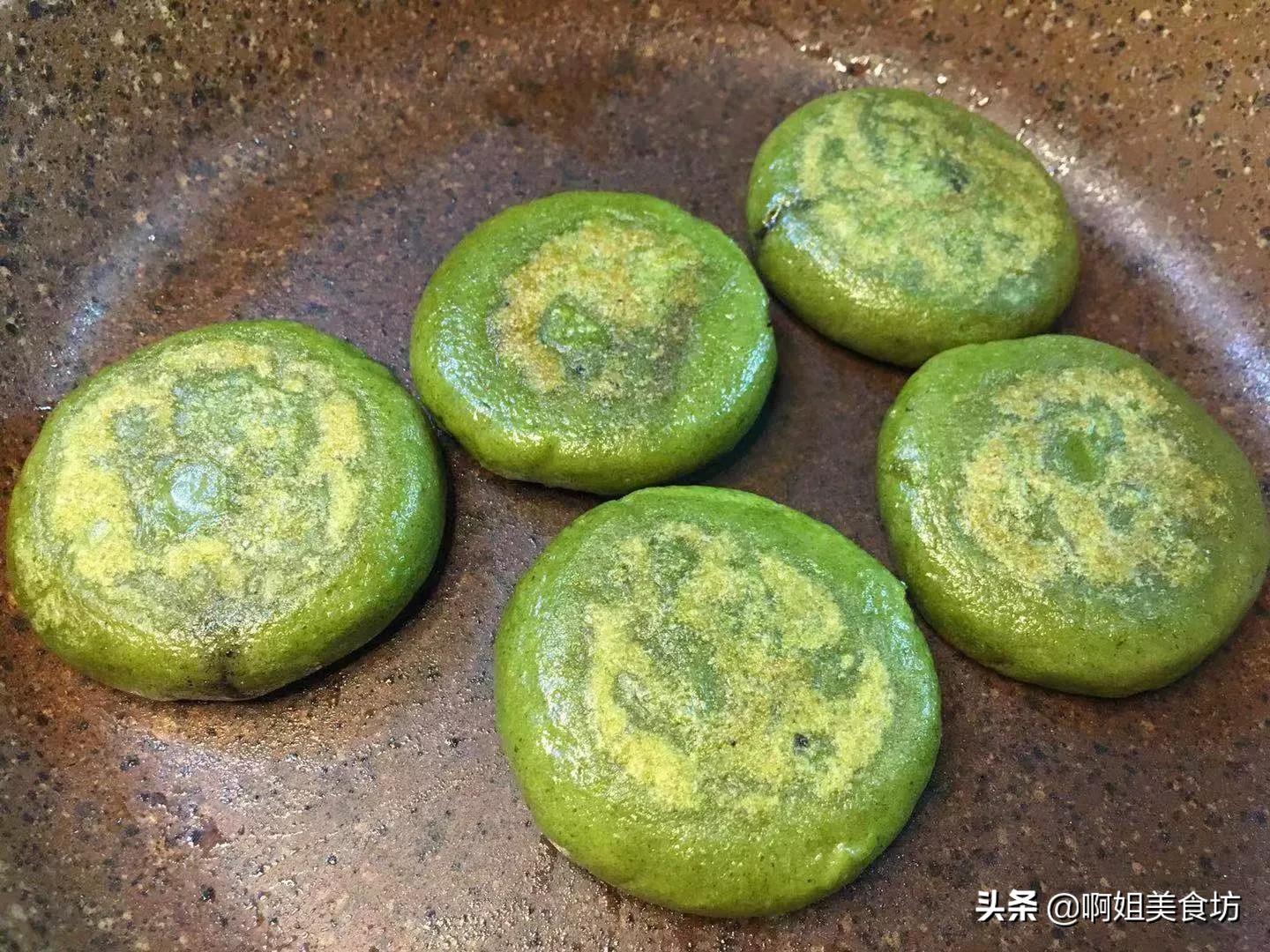 怎么做艾叶粑粑放什么粉,怎么用糯米粉做艾叶粑粑