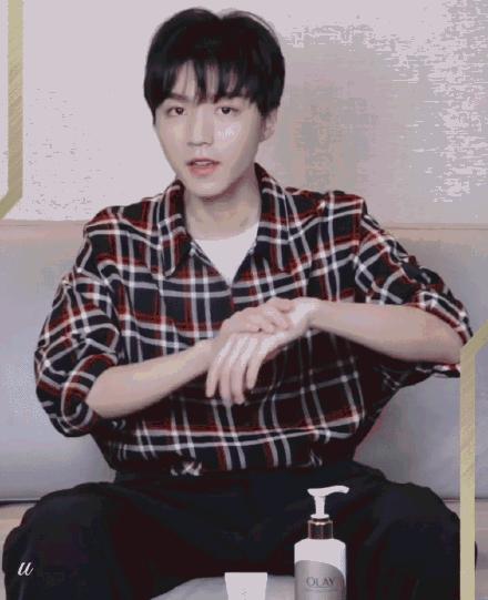 化妆品里的“尿素”究竟是什么？到底恶不恶心？能不能往脸上擦？