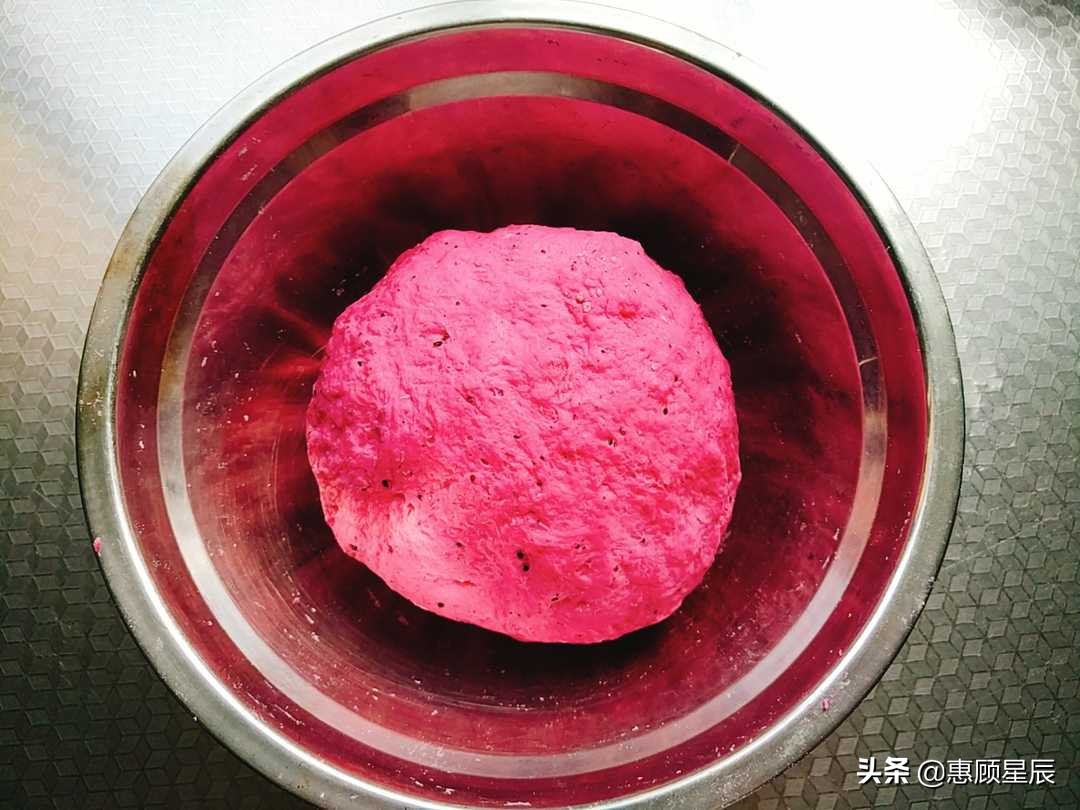 火龙果加鸡蛋加面粉做什么好吃,火龙果直接加面粉做好吃的