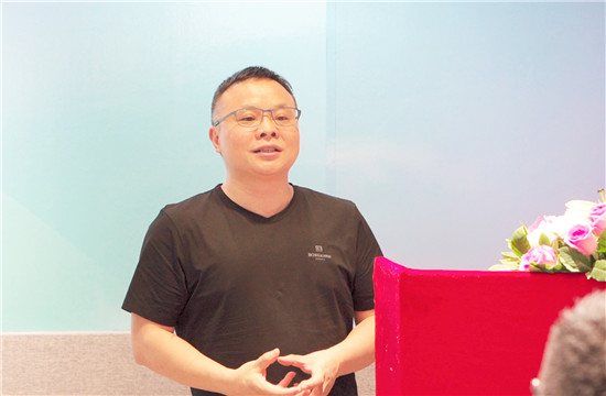 老邓回来了！“新梦想新赛道新未来”金富雅家具品牌战略发布