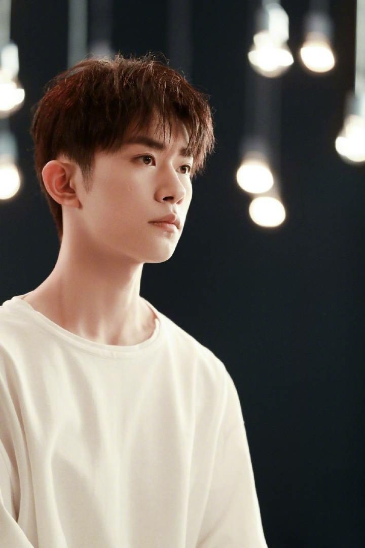 易烊千玺十八岁成人礼王源王俊凯,易烊千玺十八岁成人礼在哪看回放