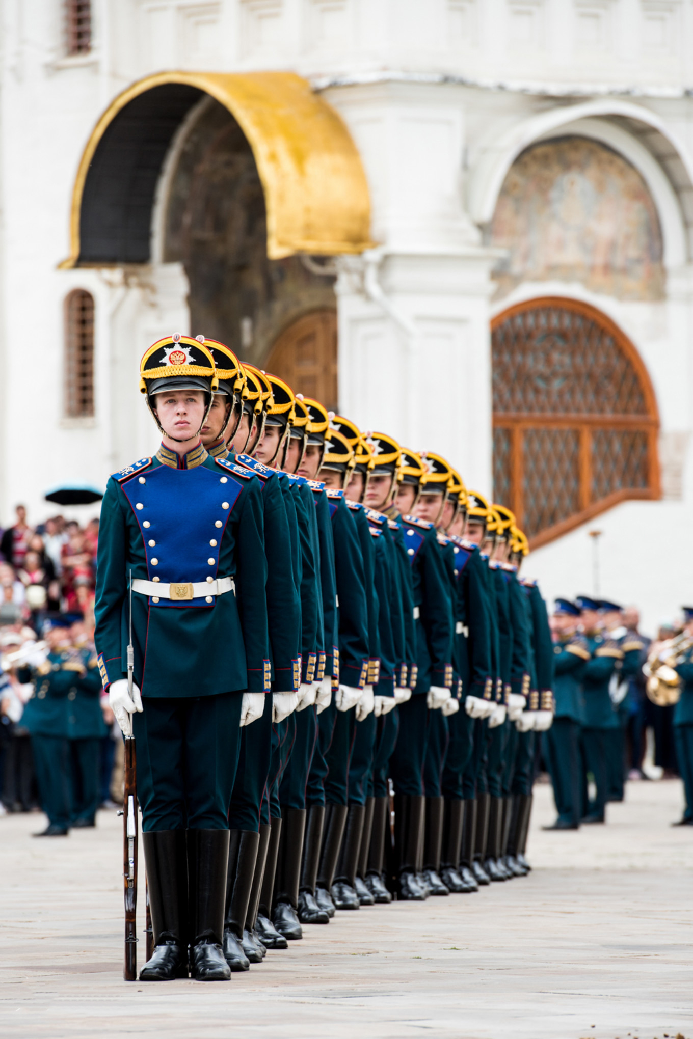 今天想帮我们的好邻居“战斗民族”俄罗斯，也上一次热搜