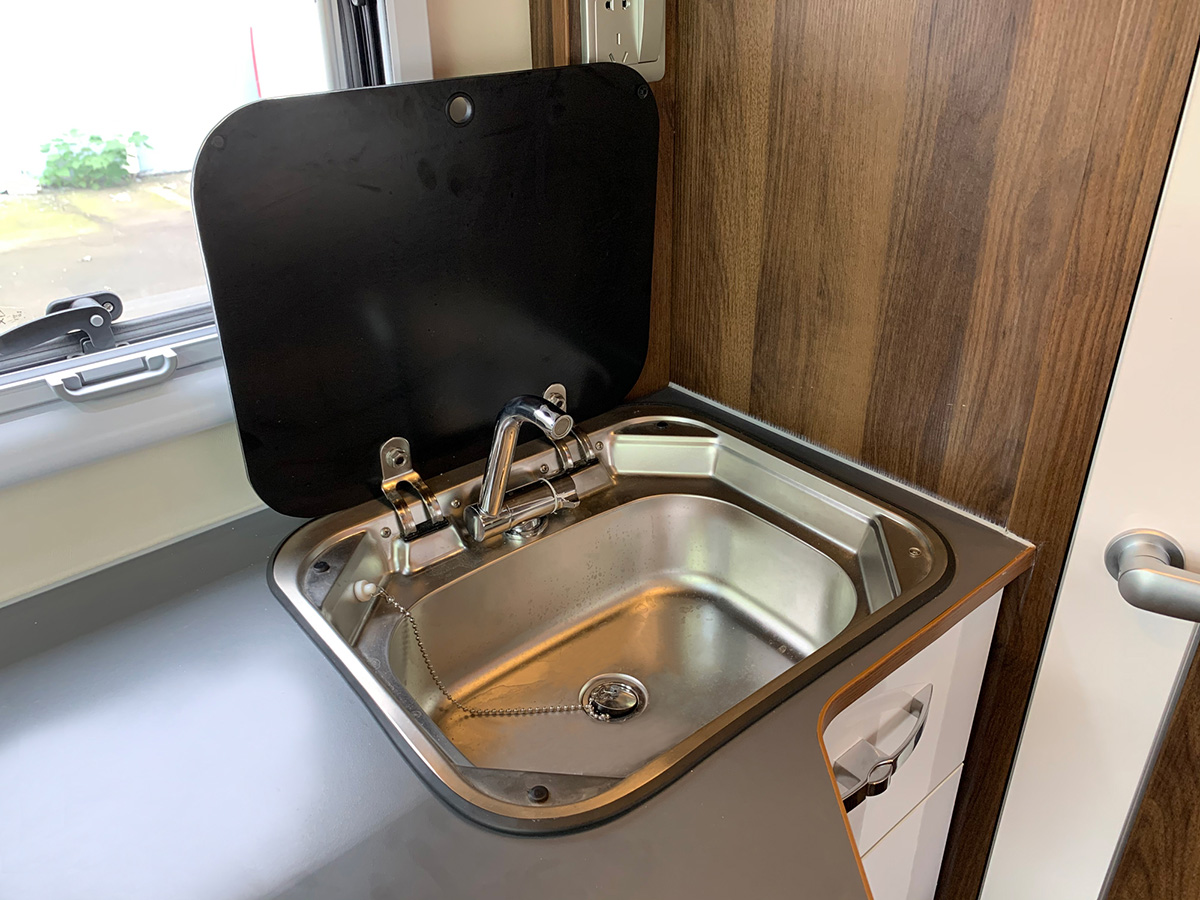 依维柯国产四驱6座房车,新星房车t600依维柯国产