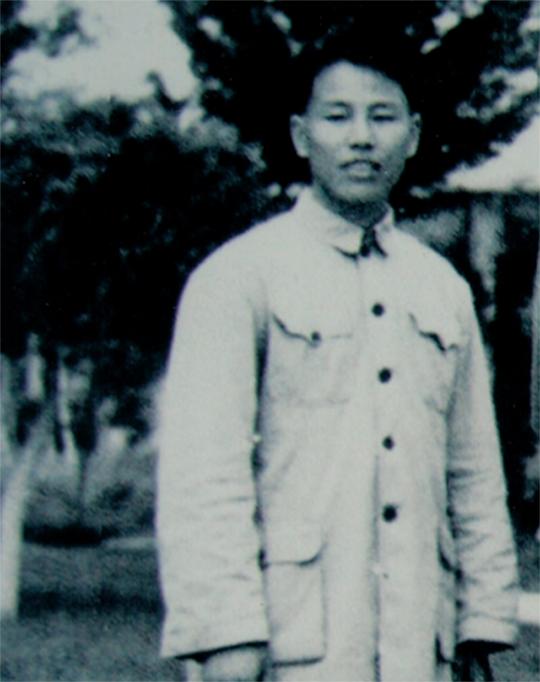 王鹤滨,曾任毛主席保健医生,两次救下长孙,离休后当赤脚医生