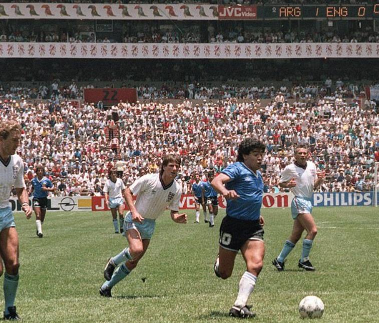 经济控制足球足球与商业广告的记忆碎片