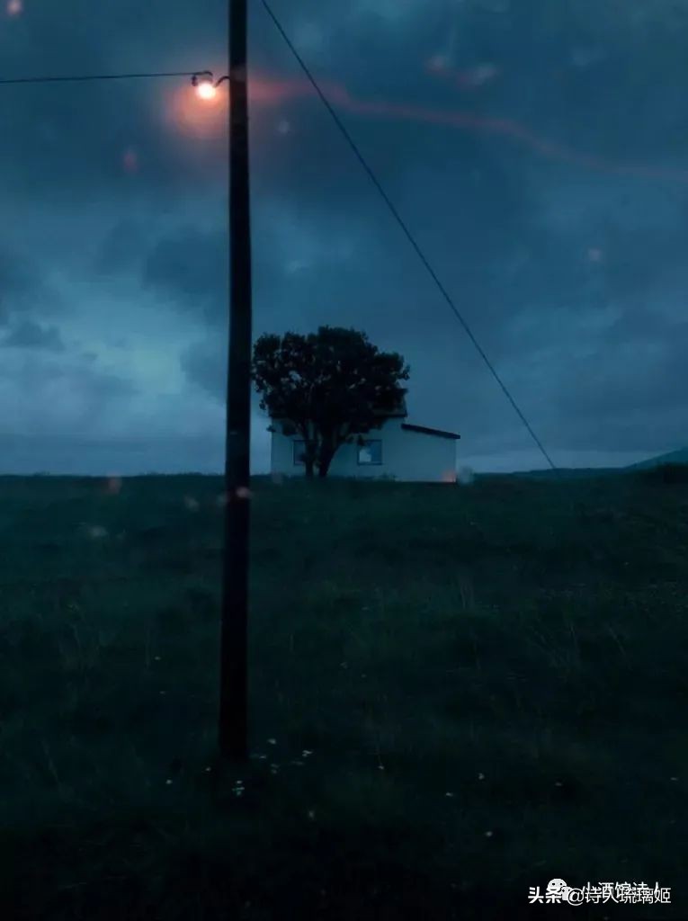 诗人酒馆|余怒：宁愿被剧情中的怪兽一点点吃掉