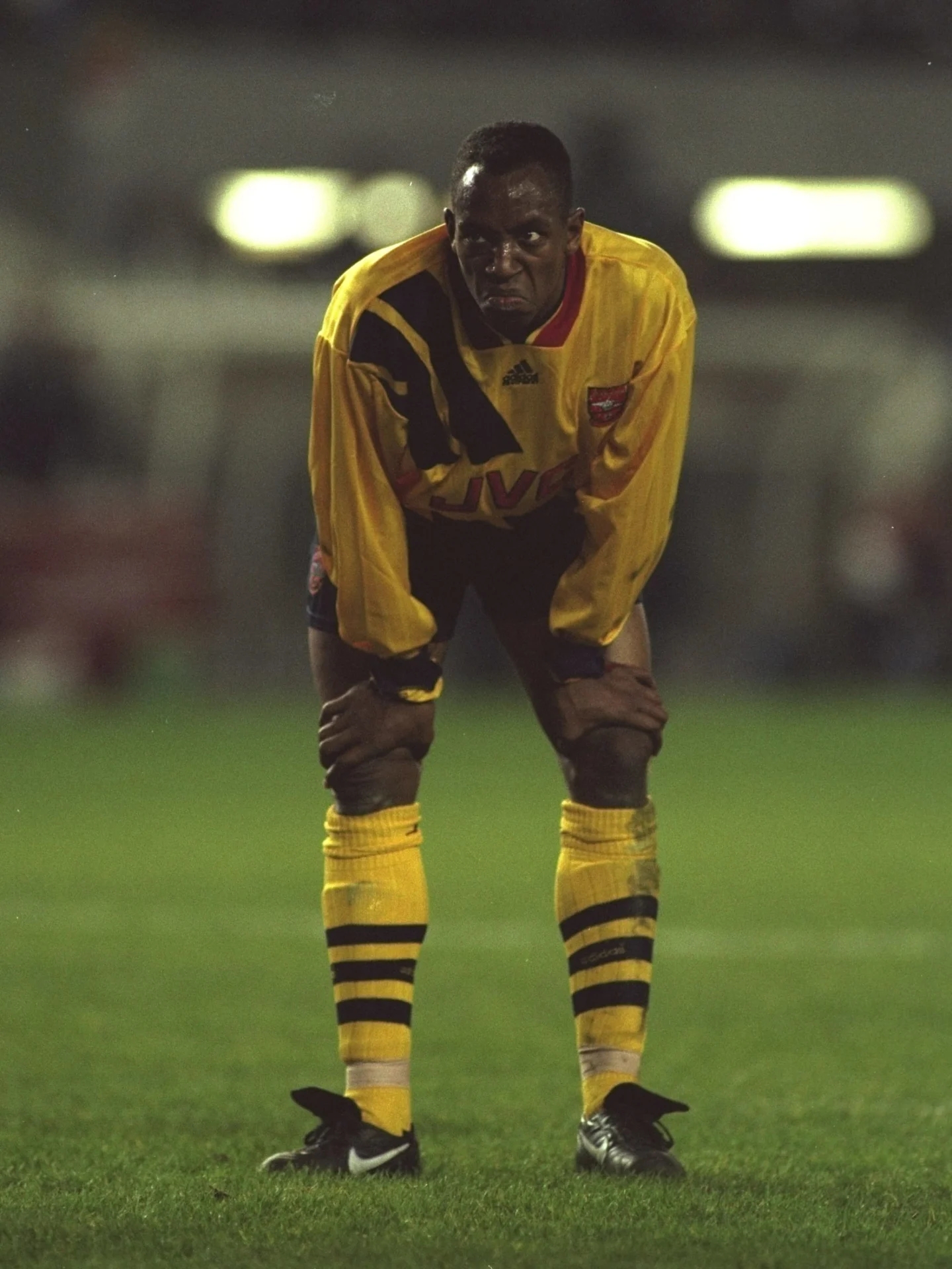 阿森纳足球球衣最厉害的是几号,阿森纳经典球衣