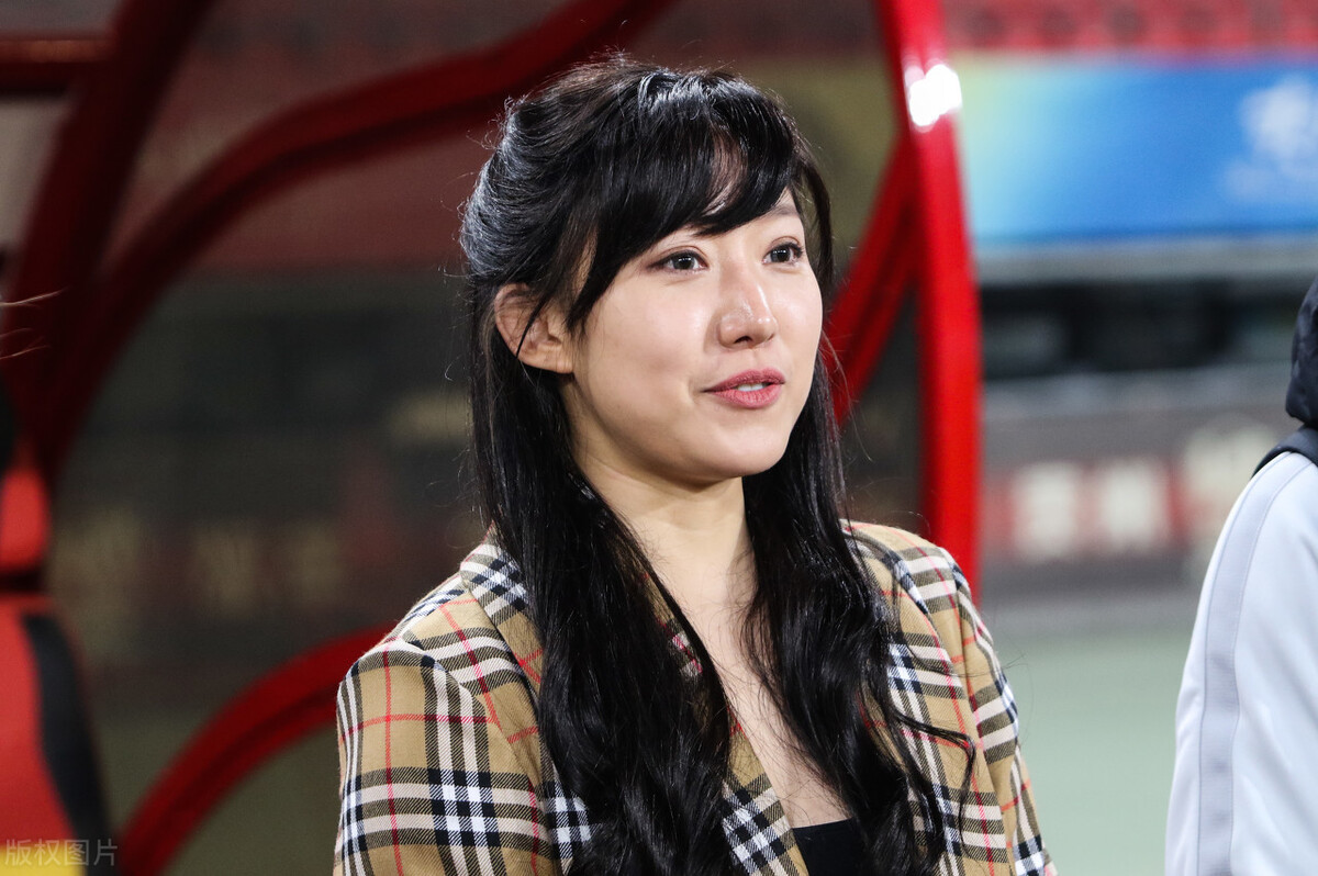 女董事长下达指令,中国国足限薪令