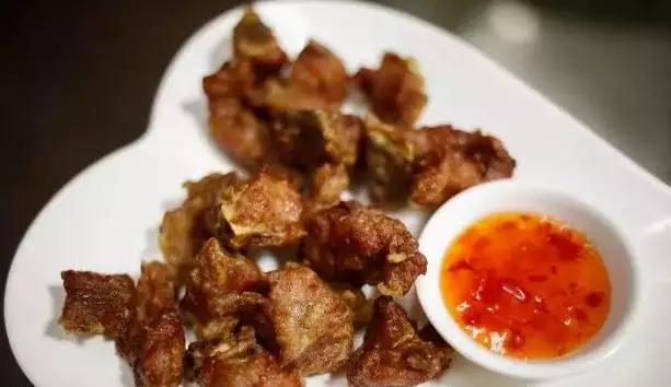 景色不输东南亚,美食百元吃到撑,这座滨海小城冬季正好最迷人