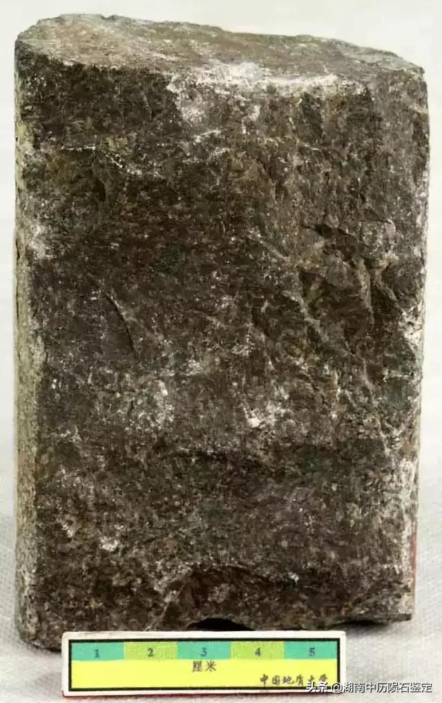 月球陨石与地球矿石的区别,月球陨石和矿石有什么区别