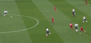 范迪克是当今足坛最强中后卫吗,实况足球范迪克左中卫还是右中卫