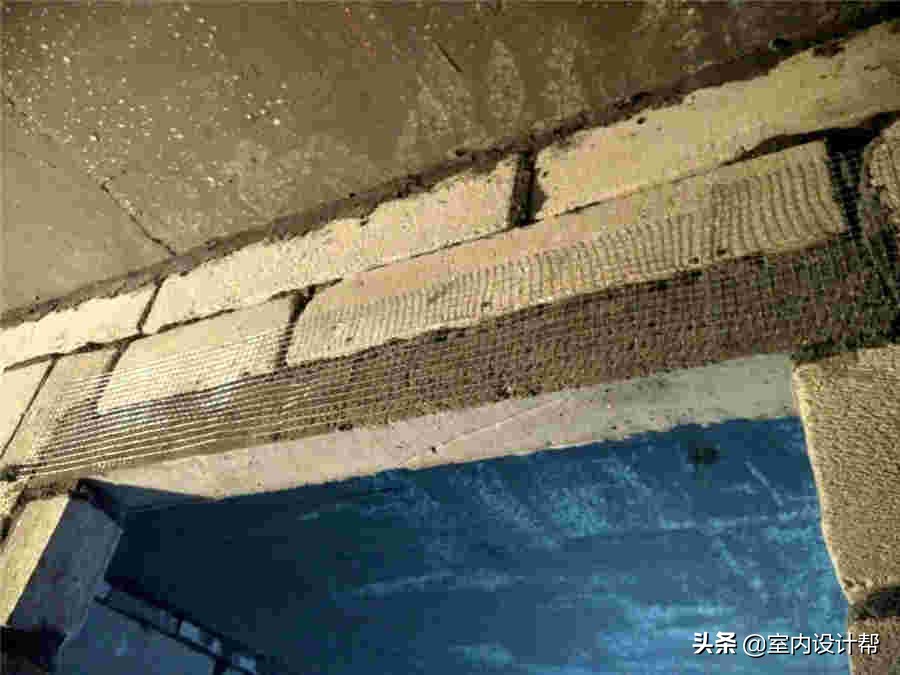 门套和墙体有缝隙？看看自己家的。自己需要操心解决