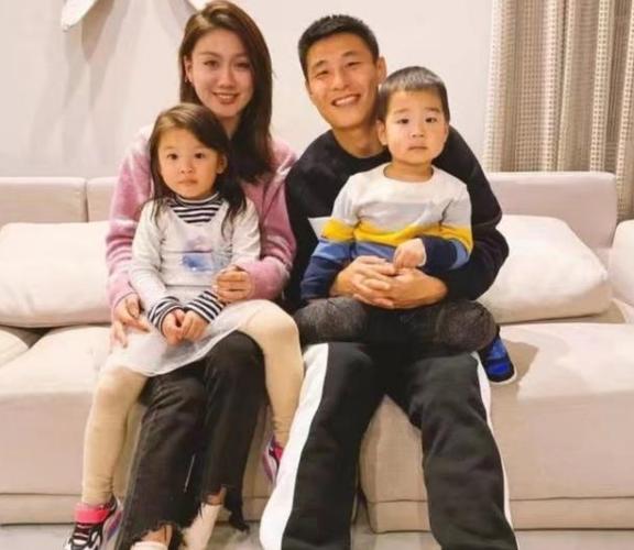 武磊康复治疗,武磊暖心时刻