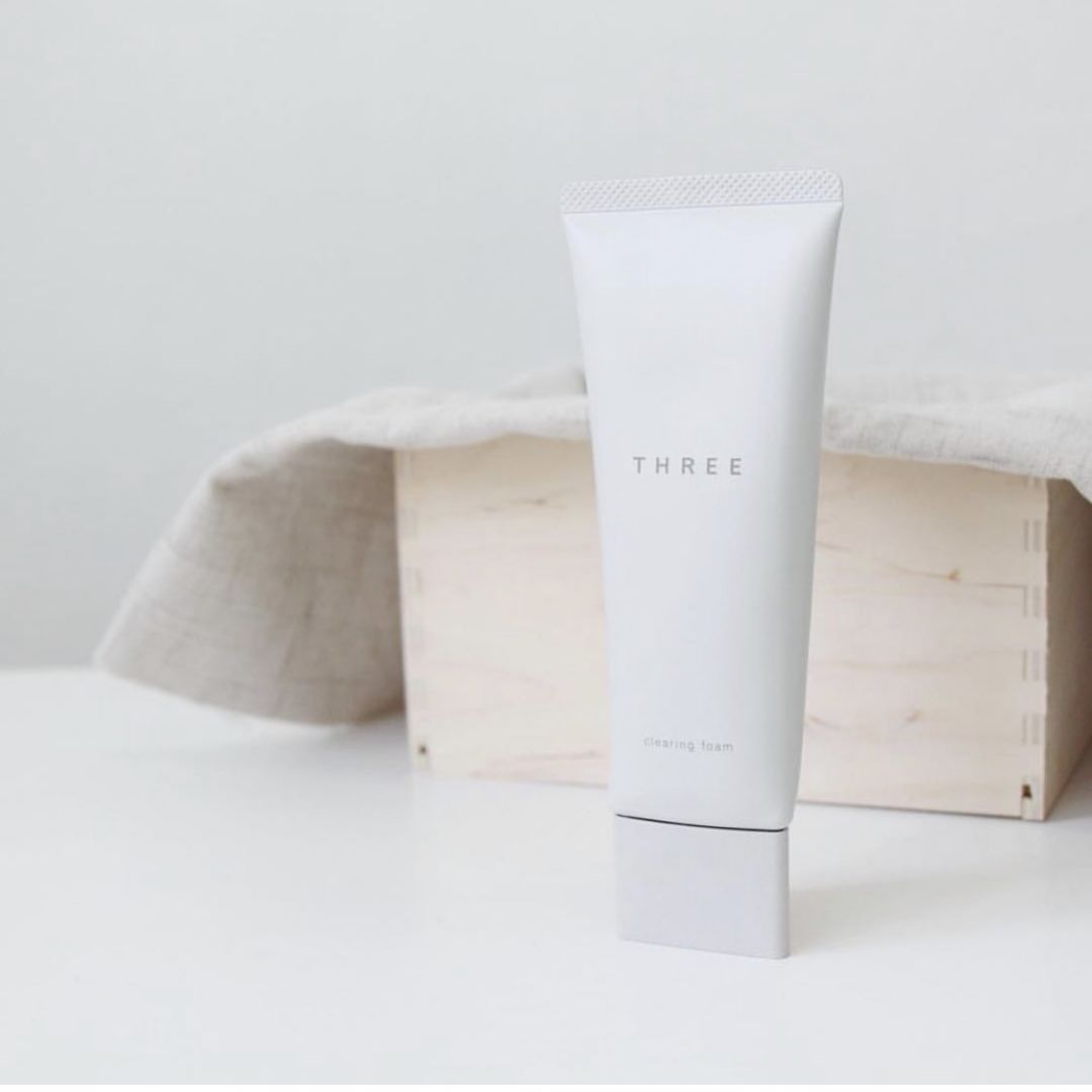 雅诗兰黛和chanel哪个好,雅诗兰黛和香奈儿洗面奶对比