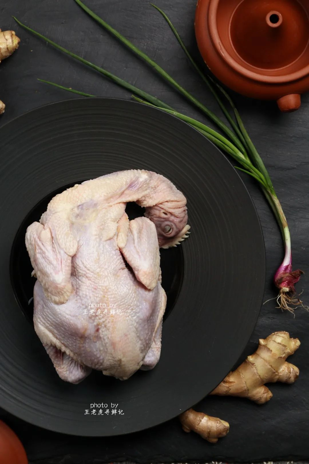 云南汽锅鸡春日养生好滋味,云南汽锅炖鸡