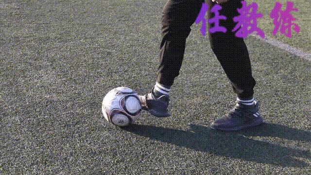 足球绕杆中考标准动作视频示范,中考体育足球绕杆技巧及训练方法