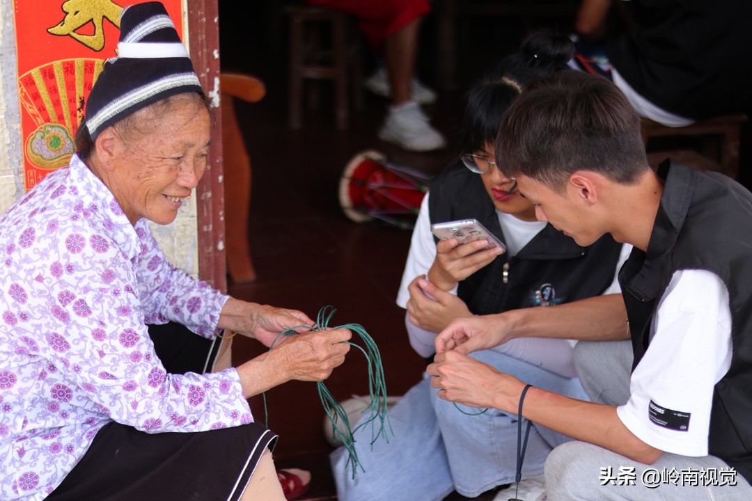 澶у鐢熺溂涓殑浜叉垰,澶у鐢熺溂涓殑鍏卞悓瀵岃