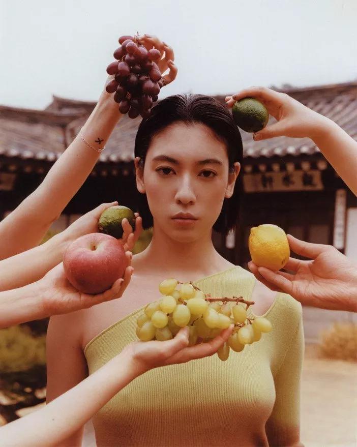 孔孝真同款衬衫豹纹绿色,孔孝真穿搭都是什么品牌