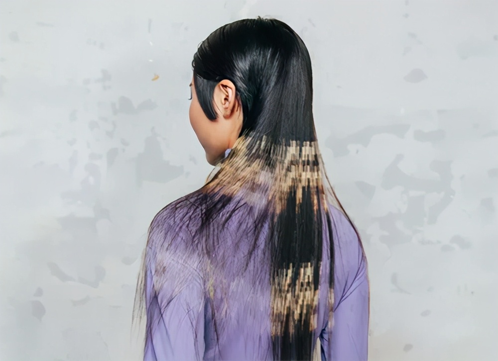 国外发型设计师剪头发,理发师给人设计发型变得好漂亮