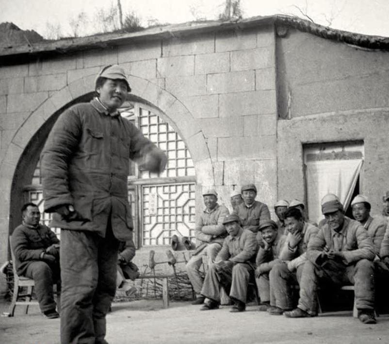 1948年毛主席遭精准轰炸，九死一生，一封电报让内鬼浮出水面