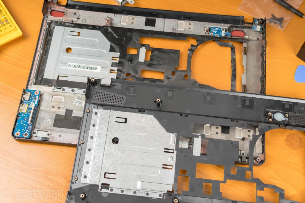 联想y400维修断轴,联想y400屏轴太紧