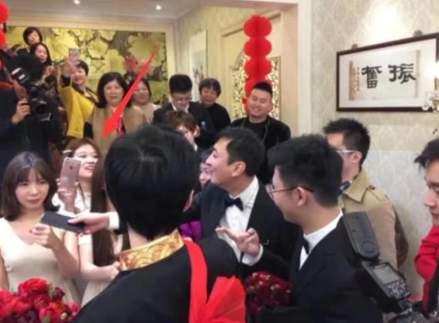 王思聪参加婚礼送劳斯莱斯,王思聪参加老同学婚礼随礼