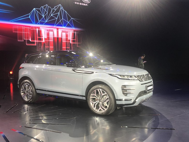 2023款路虎极光车身尺寸,路虎极光首发是几缸车型