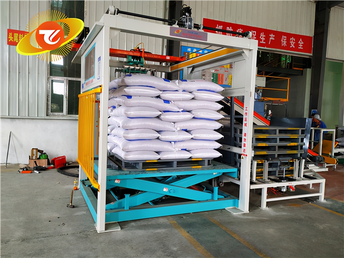 码垛机械手操作,码垛机码垛袋子视频