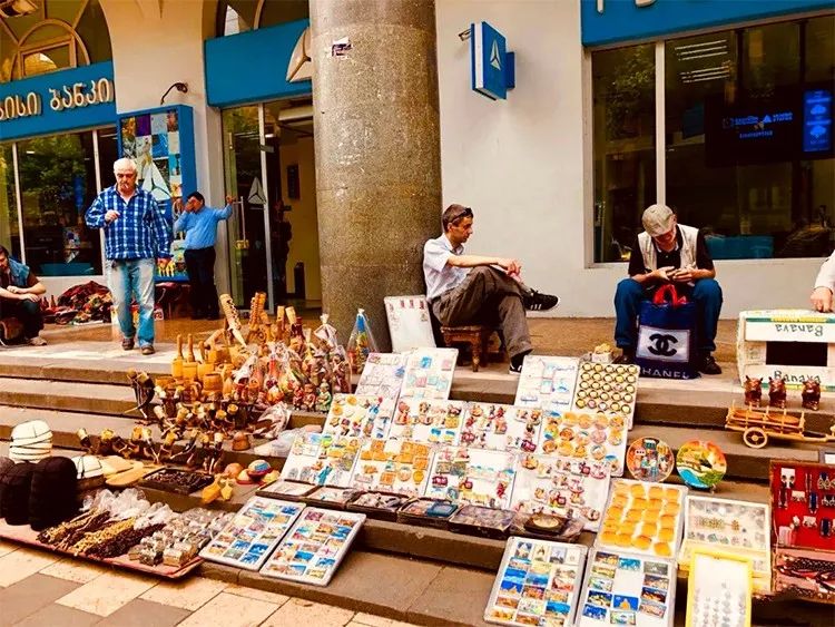 「东郊」5万人民币能干嘛？而我却能带你周游世界！