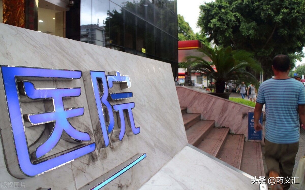 尿频尿急尿无力尿分叉是怎么回事,尿频尿急尿分叉夜尿多什么原因