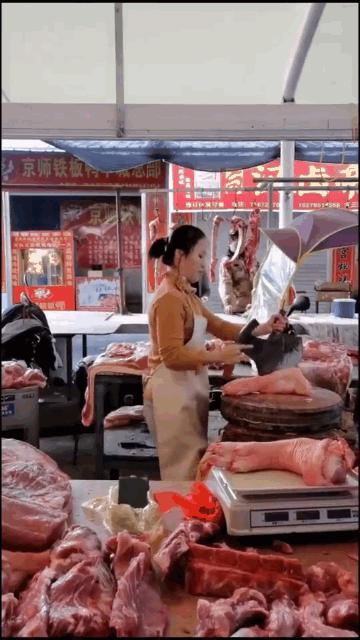 搞笑GIF段子：.我的小萝莉呢？你还我的小萝莉