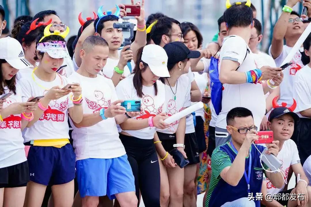 灯光秀奥运夺冠,奥运冠军夜游西安