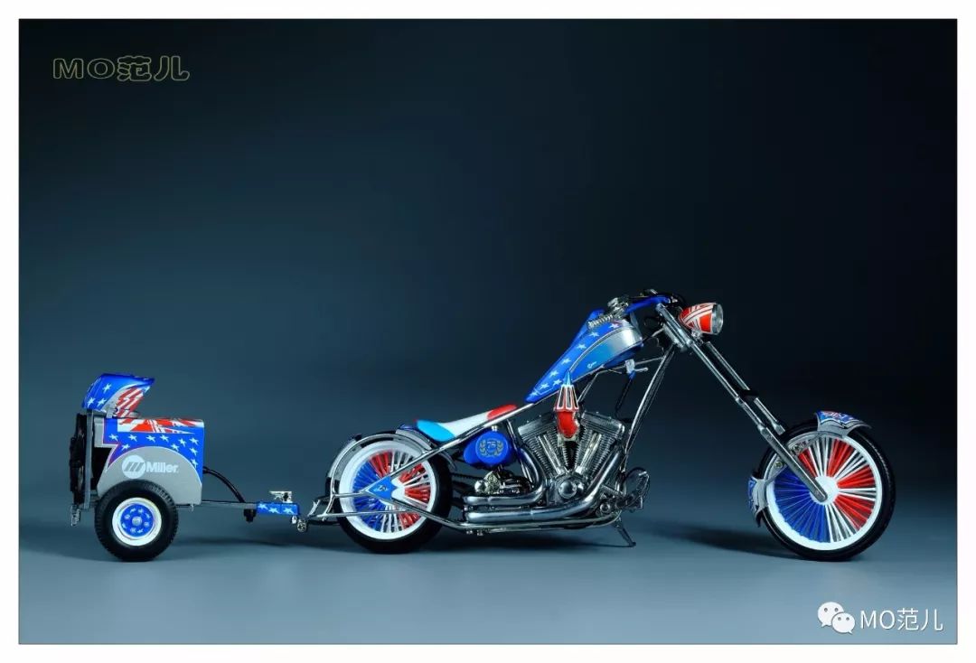 想试试用蓝色“焊”住你的眼睛是什么感受吗?