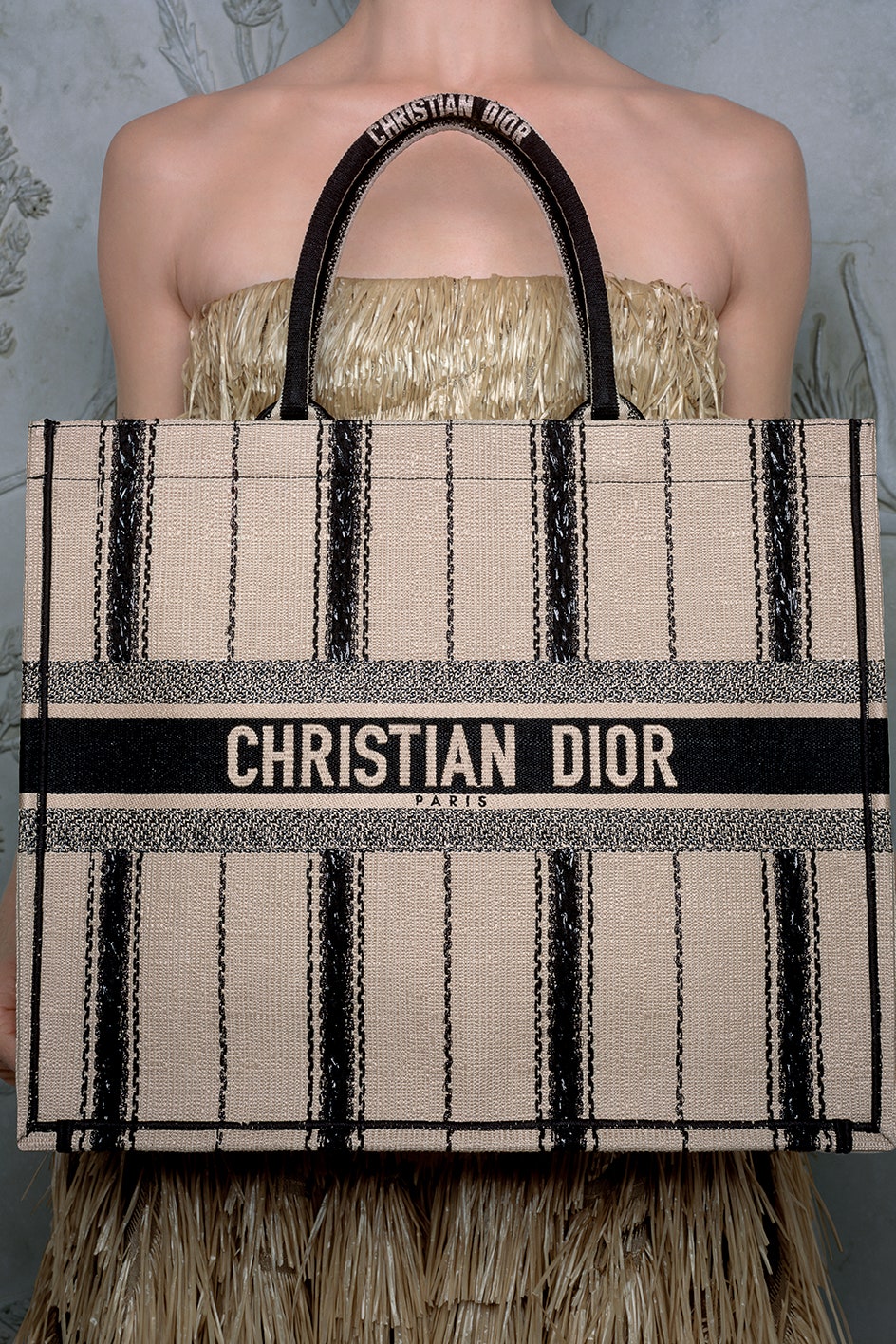 ladydior四格戴妃包早春新品,dior戴妃丝绸水钻包搭配