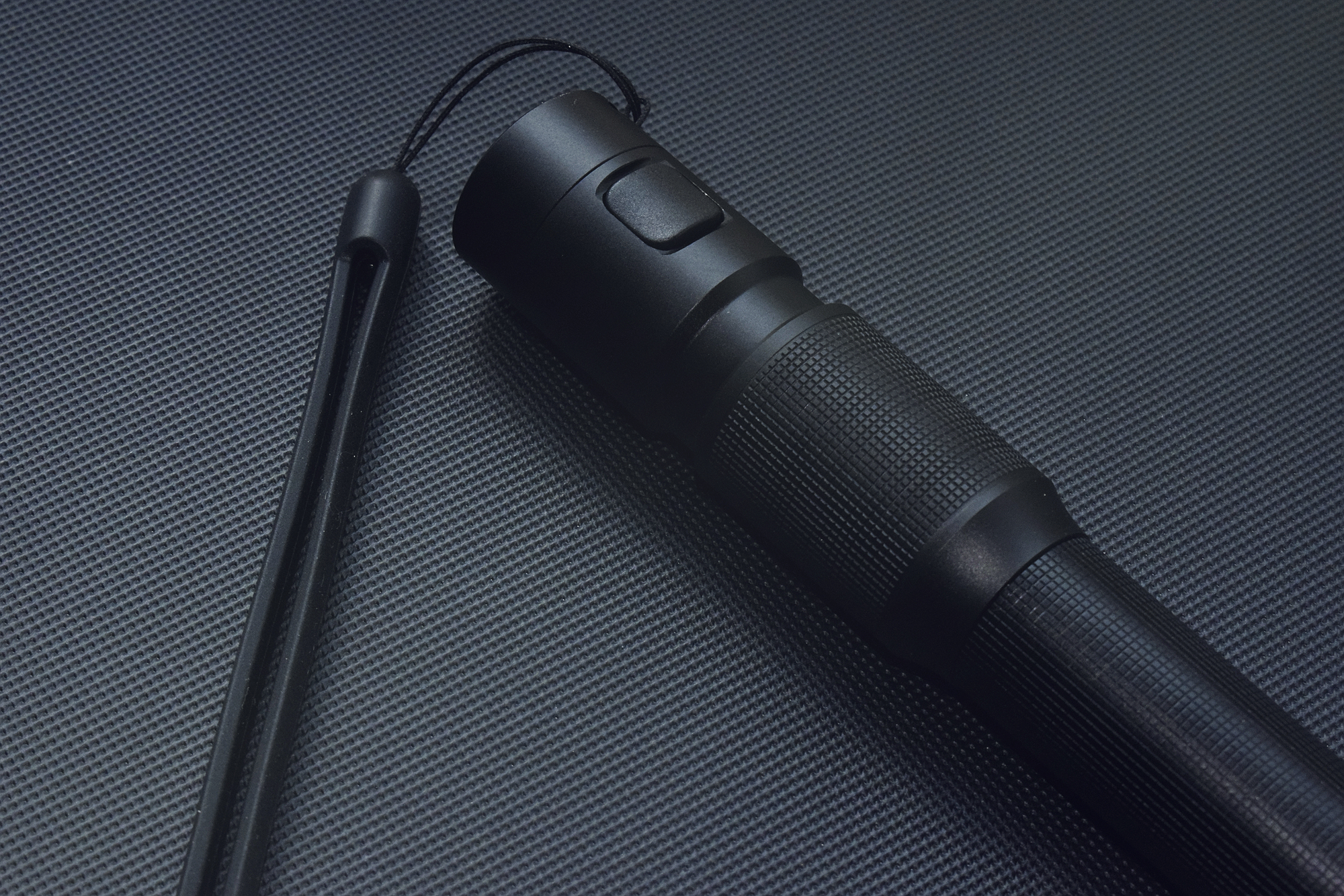 随身防护迅雷之势！——纳拓雷电安全求生伸缩棒体验