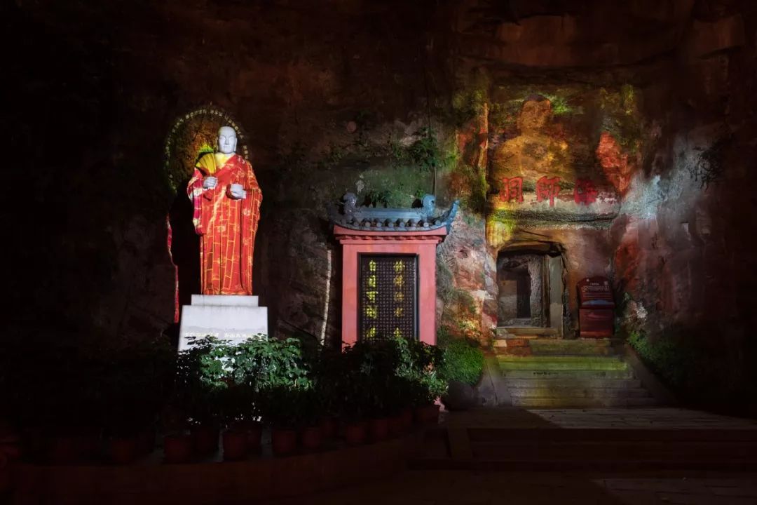 大年初一云游乐山大佛,观光乐山大佛